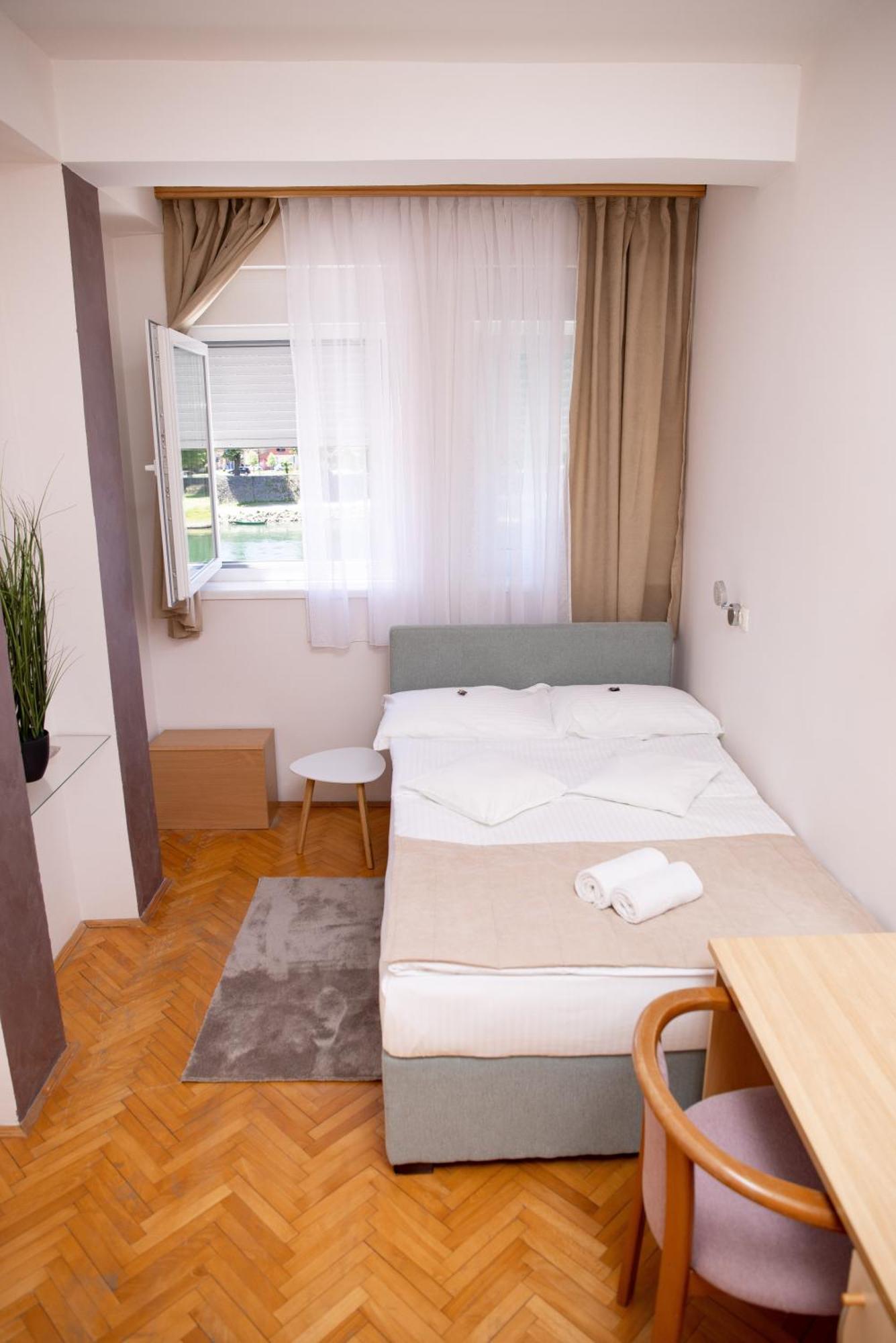 Motel New Sanatron Bosanski Novi Exterior photo