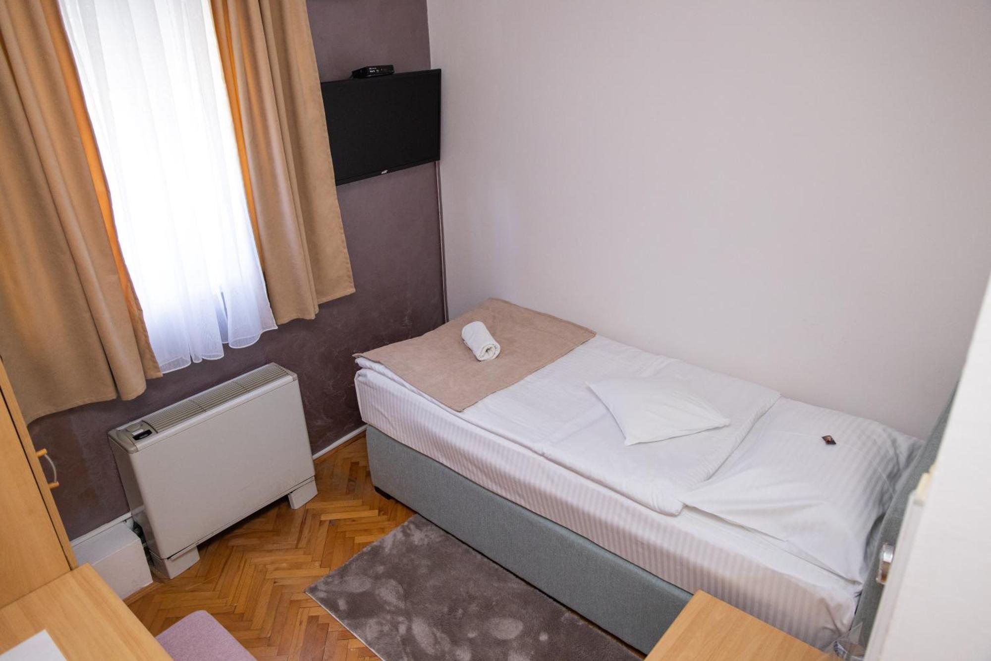 Motel New Sanatron Bosanski Novi Exterior photo